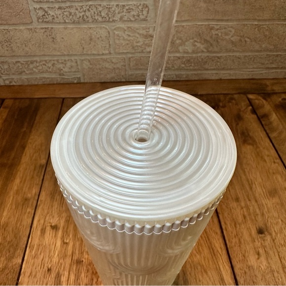 Starbucks Spring 2023 White Pearl Opalescent Siren Mermaid 24 oz Cold Cup - Picture 7 of 8